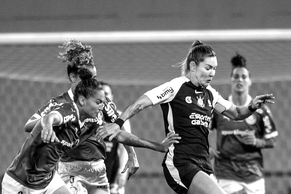 Corinthians empata com o Palmeiras em Derby equilibrado e mantém liderança do Paulistão Feminino