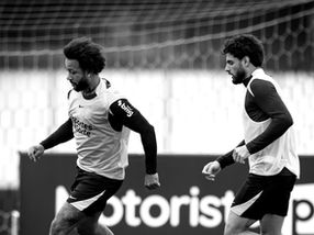 Diniz testa time do Corinthians no penúltimo treino antes do Internacional