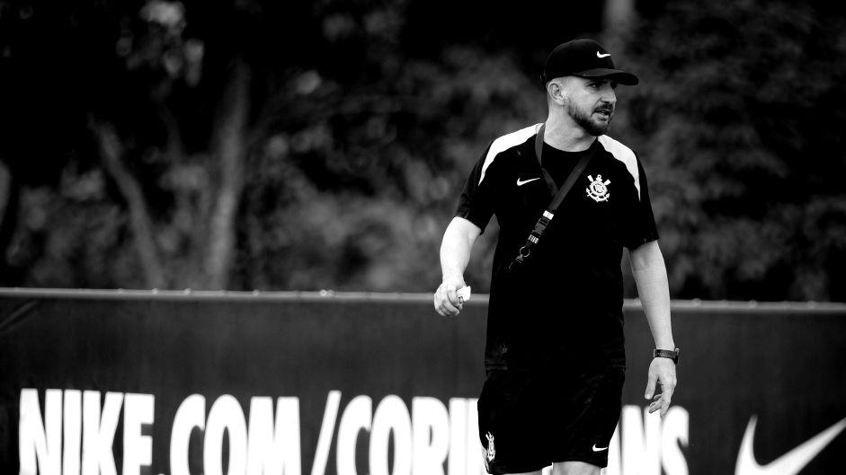 Corinthians inicia preparação para a Libertadores em meio à crise, pressão da torcida e possível chegada de Fernando Diniz