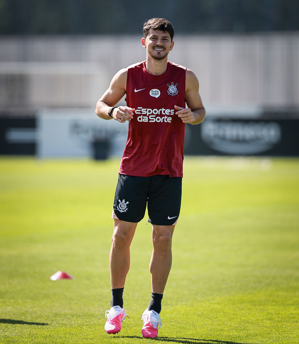 Pouco aproveitado e em reta final de contrato, o lateral Hugo Farias desperta interesse do Sport.