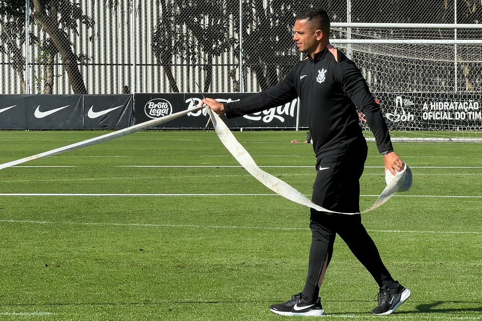 Elenco conheceu o novo preparador físico da equipe, Marlon Muniz, que chegou para cuidar dos treinamentos na academia do CT.