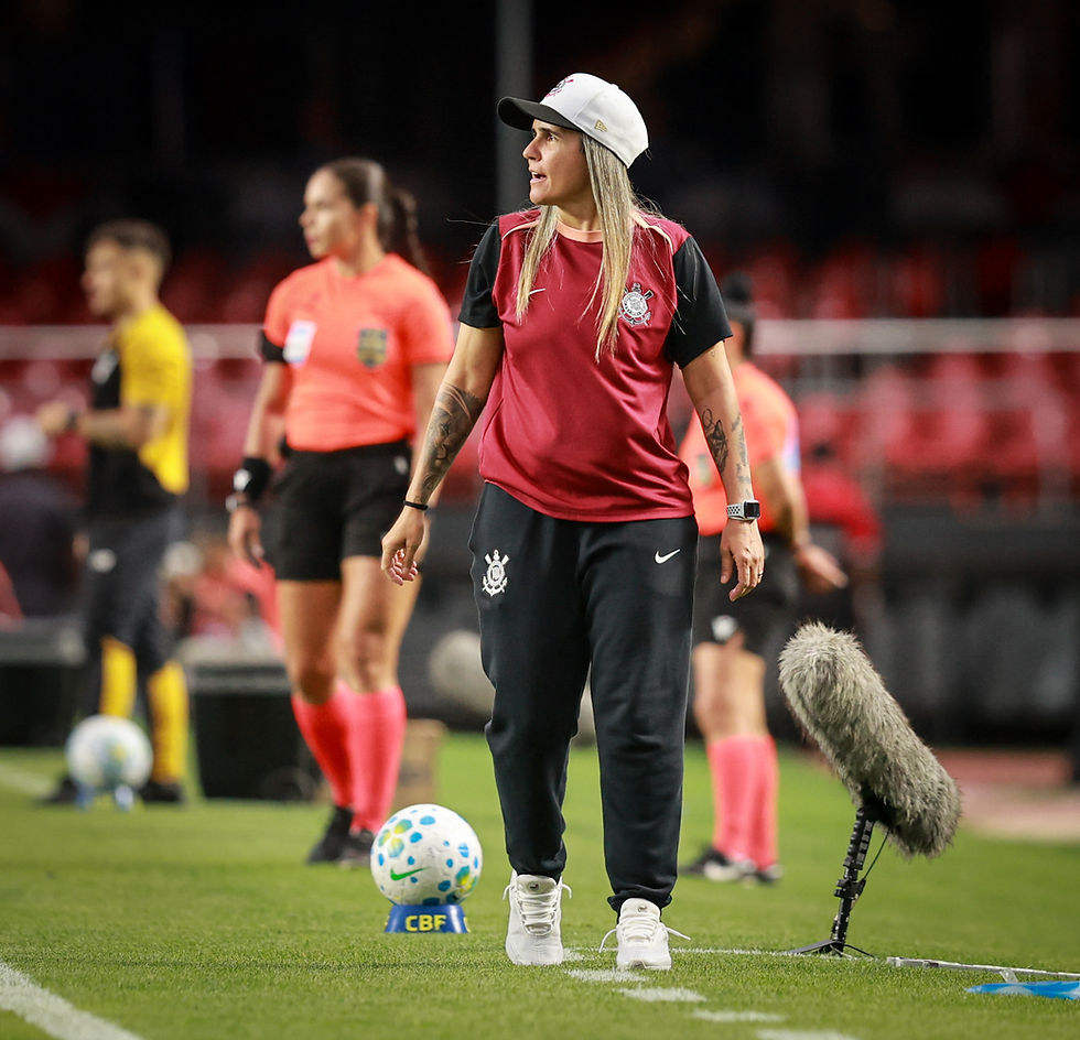 Emily Lima concede entrevista após perder o título do Brasileirão.