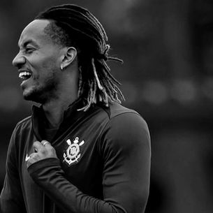 André Carrillo celebra recuperação rápida e reforça compromisso com o Corinthians: “Estou feliz para caramba aqui”