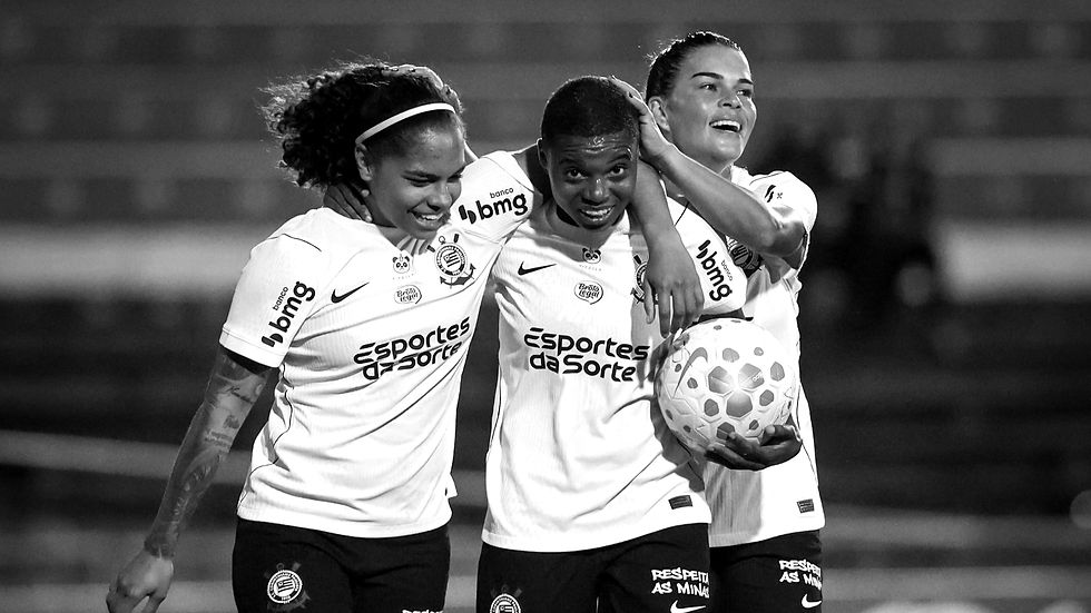 Corinthians goleia Santos por 4 a 1 e mantém liderança do Brasileirão Feminino