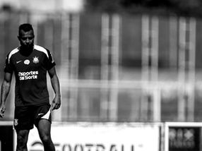 Sem jogar há mais de dois meses, Alex Santana busca espaço no Corinthians: “Não posso desanimar”