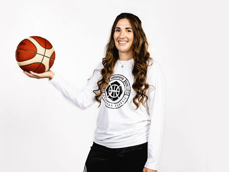 Exciting young Coach Annie Scanlon returns to camp for 2024!