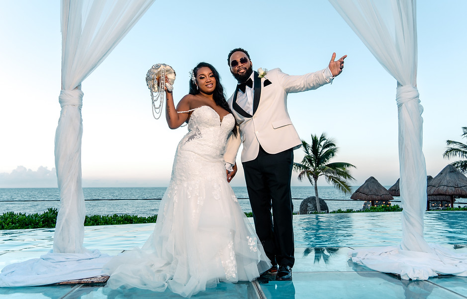 Brezsha and William wedding photoshoot at the beach in Cancun