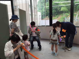 松山市中央児童センター主催の「わ~キッズタウンであそぼ!!」にてバルーンアート屋さんを行いました。