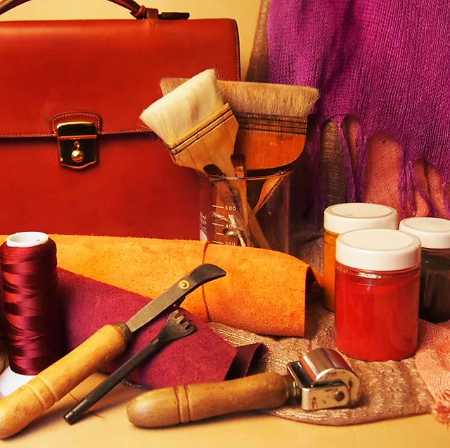 皮革 靴材料 レザークラフト 生地染料 靴 福岡市 いづみ恒商店