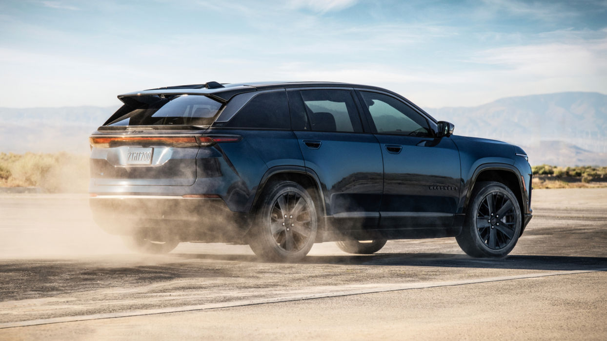 Wagoneer S in Baltic Gray Metallic