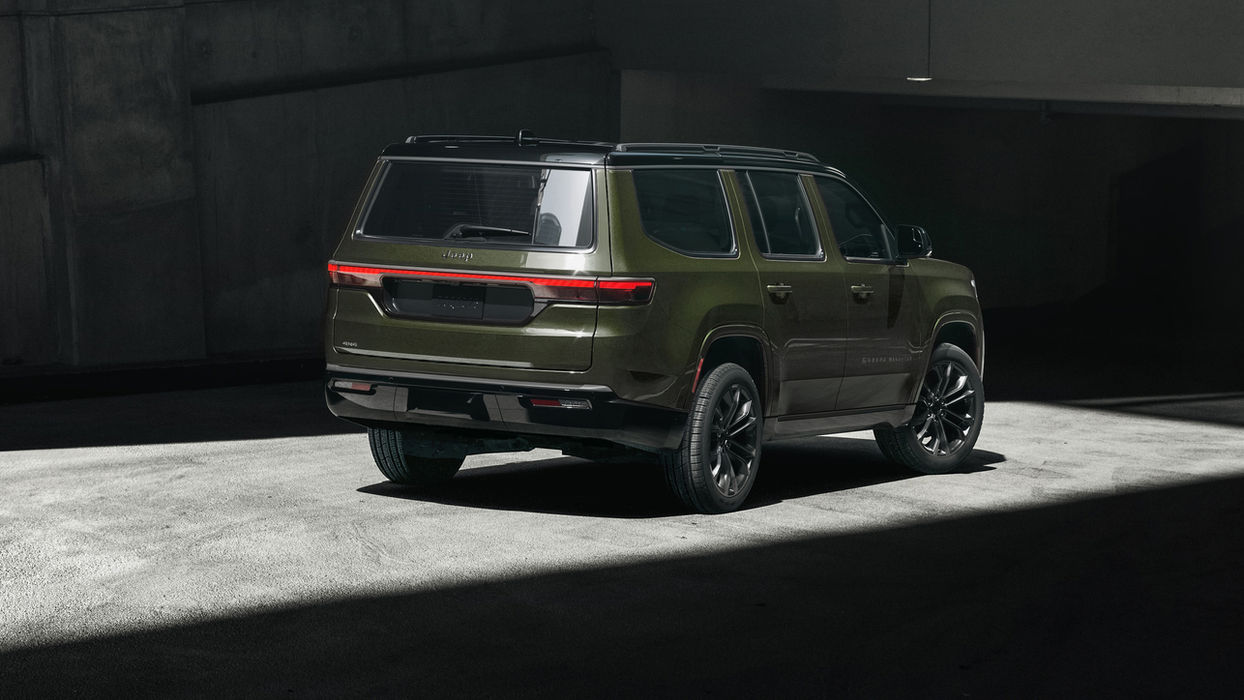 Grand Wagoneer in Olive Green Pearl