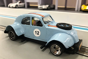 Thunder Saloon - 2CV