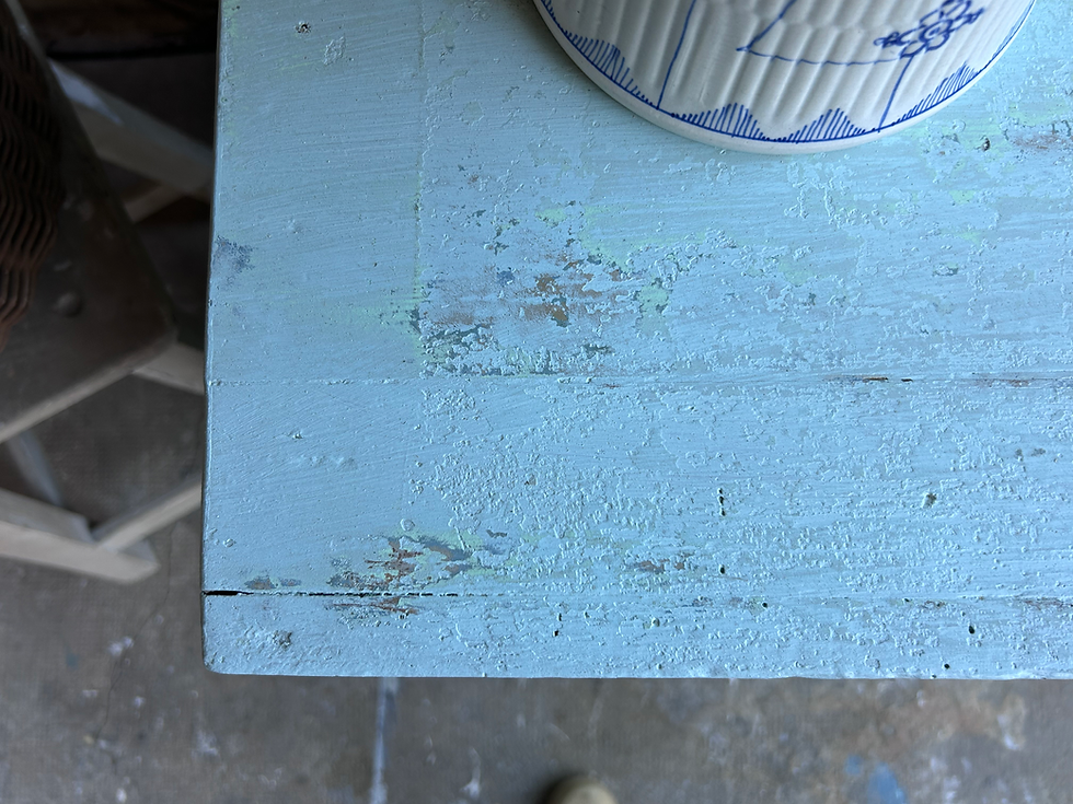 Miniaturbild: Petit meuble ancien patiné céladon – meuble d’appoint bois vintage