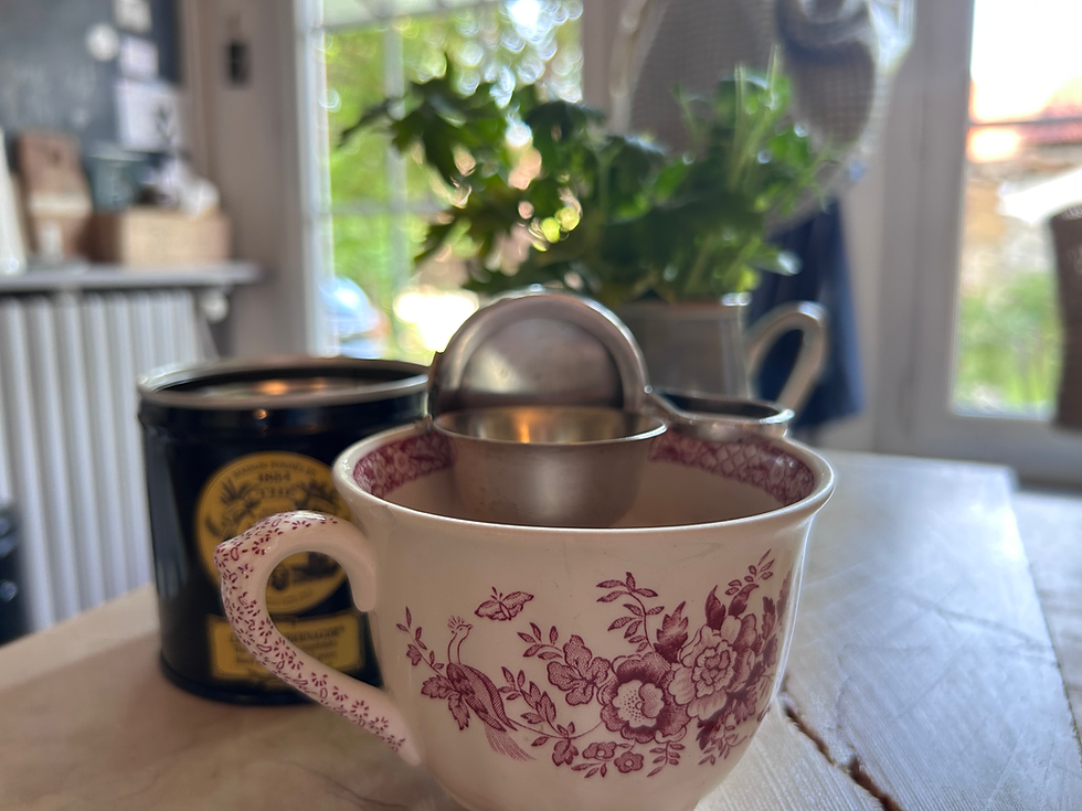 Miniatura: Cuillère / infuseur à thé ancien avec déversoir