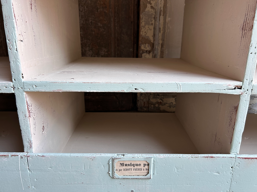 Miniatura: Meuble de métier ancien d'atelier 18 casiers – Céladon patiné