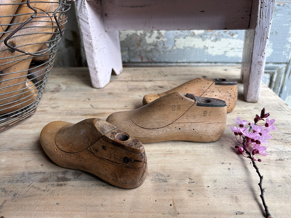 Miniature : Anciennes formes de cordonnier pour chaussures d’enfant en bois