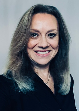 Laura Richards Headshot 2025.jpg