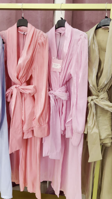 Miniatura: Tailleur Fiocco Raso VARI COLORI