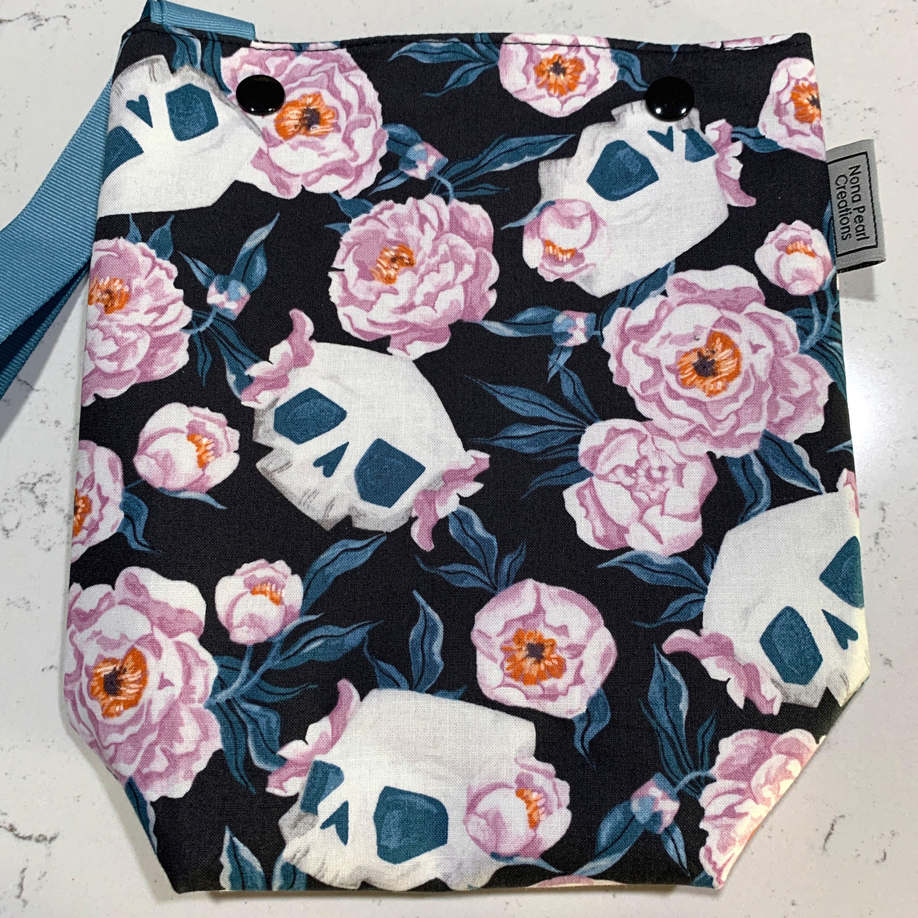 Elegant Skulls Snap Sack
