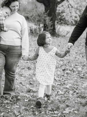 FORT WAYNE FAMILY & NEWBORN PHOTOGRAPHER | Brown Family Session