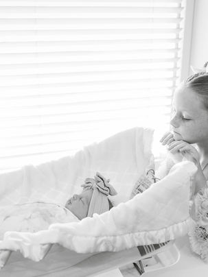 FORT WAYNE NEWBORN & FAMILY PHOTOGRAPHER |  Preparing to Breastfeed Before your Baby Arrives (Tips from Lactation Specialist, Ronae Cleland)