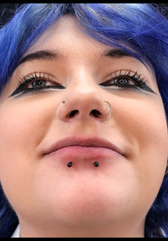 dolphin bite, dolphin bites, tragus, vertical tragus, f-skin, freaky skin, kartuzy, tatuaż, piercing, top 100 of poland, florida, piercing bible, sanepid, stowarzyszenie polskich piercerów, professional piercers poland, kolczyk, przekłucie, ucho, biżuteria, conch, lobe, industrial, helix, rook, septum, nostril, smiley, piercing, przekłuwanie, kolczyki, tytan, tatuaż, studio, Kartuzy, warga, vertical labret, usta, kolczyk w ustach, sexy