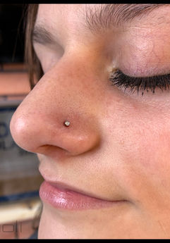 tragus, vertical tragus, f-skin, freaky skin, kartuzy, tatuaż, piercing, top 100 of poland, florida, piercing bible, sanepid, stowarzyszenie polskich piercerów, professional piercers poland, kolczyk, przekłucie, ucho, biżuteria, conch, lobe, industrial, helix, rook, septum, nostril, smiley, paoli, piercing, przekłuwanie, kolczyki, tytan, tatuaż, studio, Kartuzy, nostril, nos, F-Skin