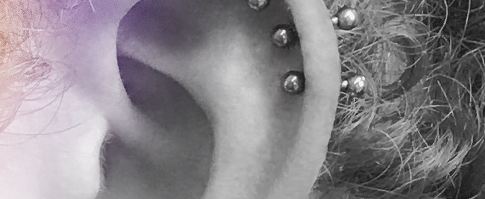 # ile się goi vertical helix
# co to jest vertical helix
# co oznacza vertical
# vertical piercing
# pionowe przekłucie chrząstki
# pionowy piercing chrząstki
# nietypowy helix
# stojący helix
# punk piercing