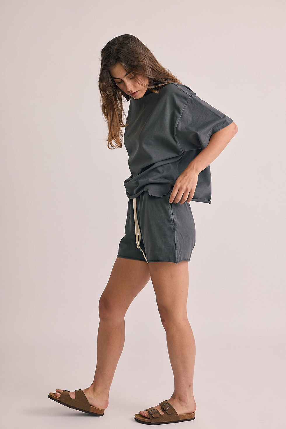 תמונה ממוזערת: MID GRAY T - SHIRT