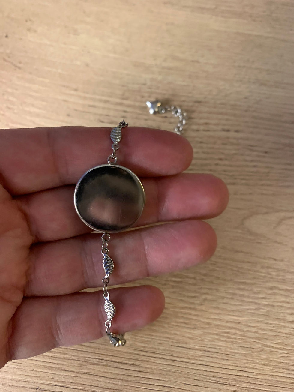 Miniature : Symphonie Argentée – Le Bracelet qui Fait Résonner votre Style 🎶