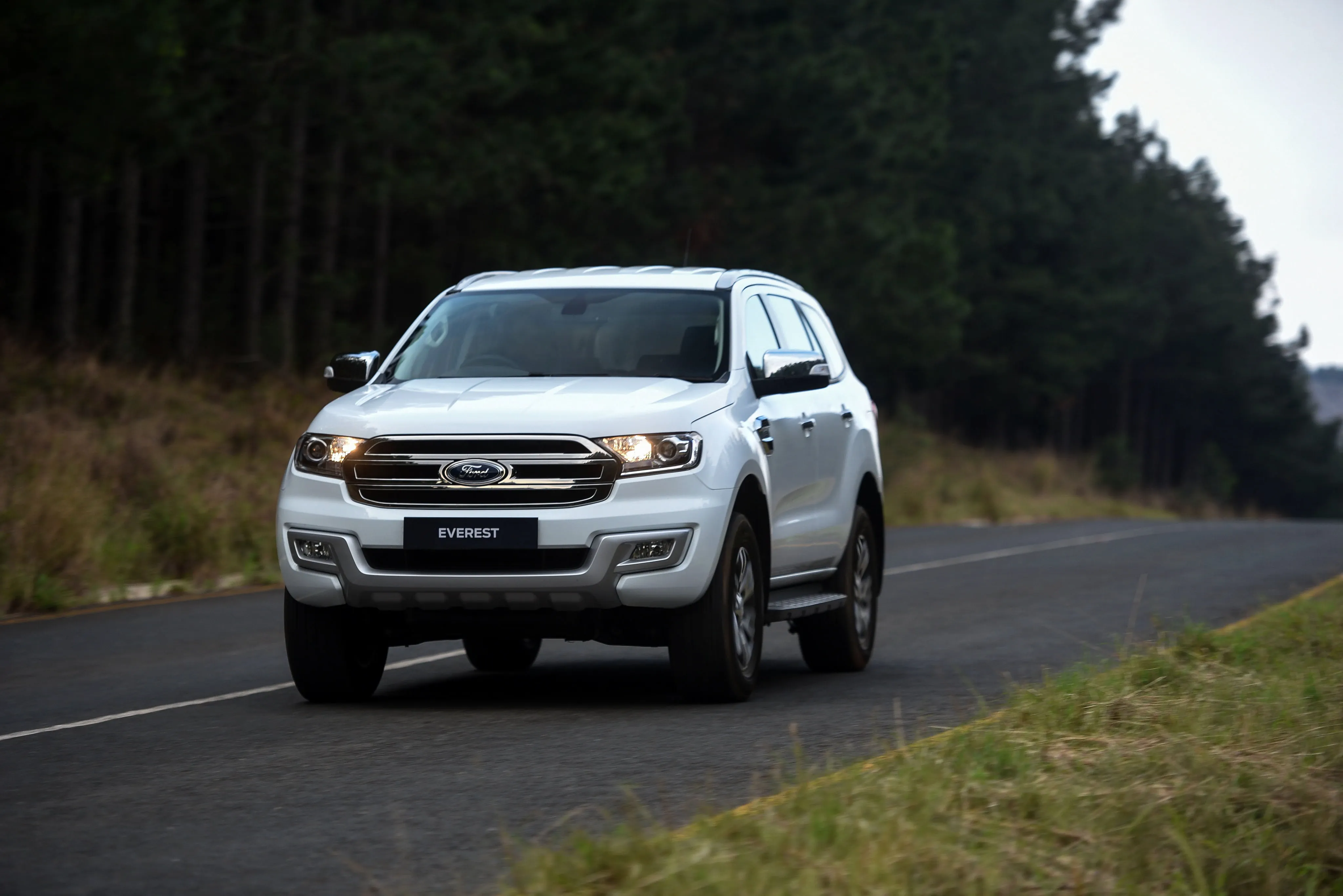 Rent Ford Endeavour for Wedding in Delhi, Ghaziabad, Noida, Faridabad