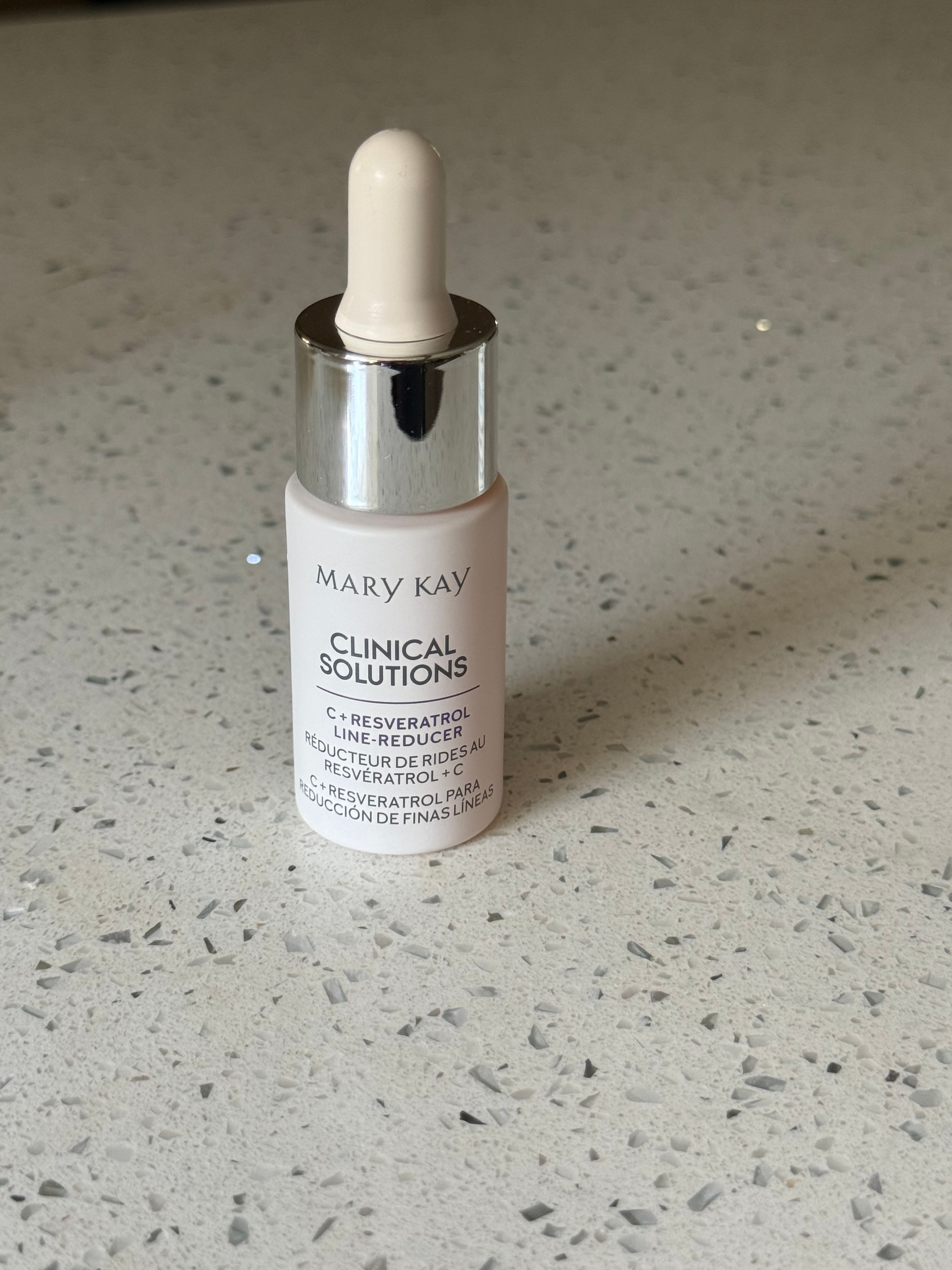 Mary Kay® Clinical Solutions® C + Resveratrol Line-Reducer