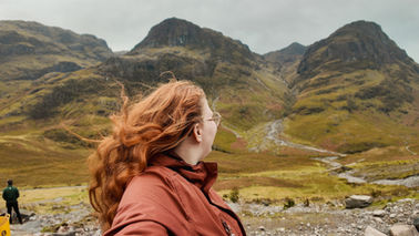 Värifilmin yrittäjä Mimmi Skotlannissa