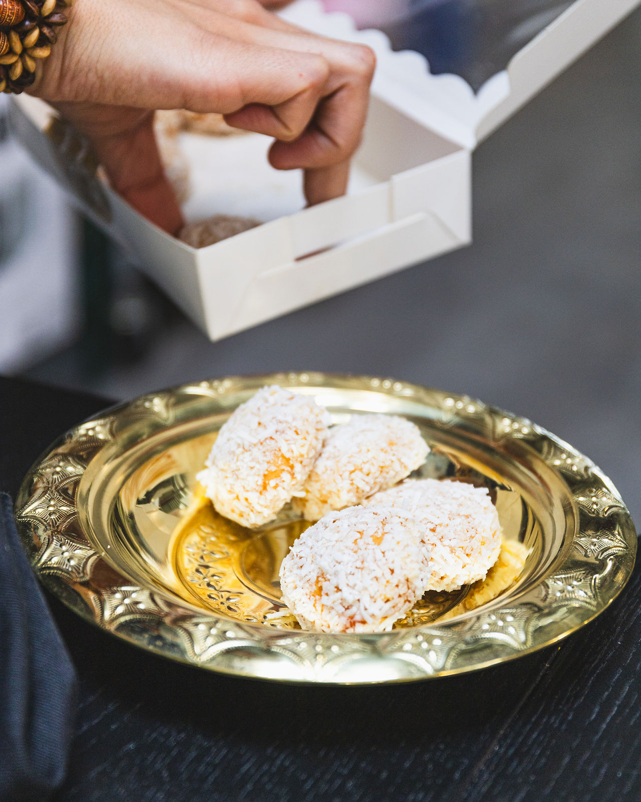 plating cookies