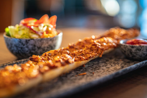 Da Capo Stangerl mit Salat