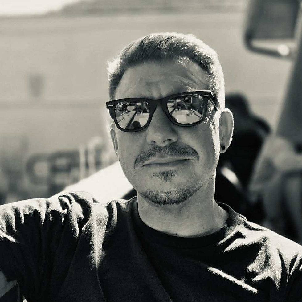 Justin_Neal_Press_Pic1.jpg