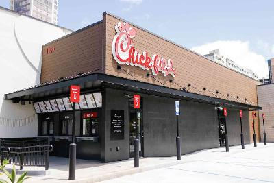 Restaurants: The Great Restaurant Re-Entry: Consumers Rediscover the Dine-In Experience