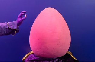 Supersized Confectionery Turns Everyday Treats Into Spectacle, Content, And Experiential Marketing