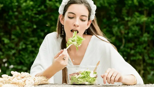 ‘Fart Salad’ Goes Viral: Shock-Driven Food Trends Collide with Health Reality