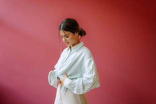 Grandma Dressing: Why Old-Fashioned Style Is Becoming Cool Again