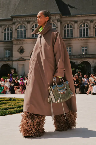 Bigger Is Better: Why Oversize Fashion Is Taking Bold to New Proportions