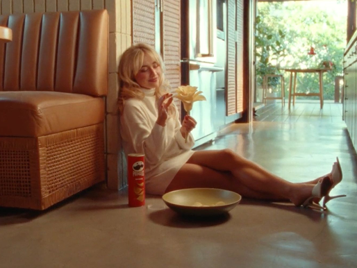 Snacking: Short n’ Sweet Snack Attack: Sabrina Carpenter’s Pringles Super Bowl Debut