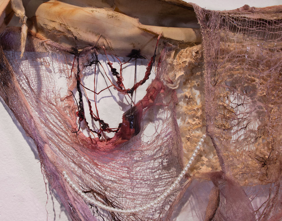 DoesItHurt_Detail_Fairbrother11