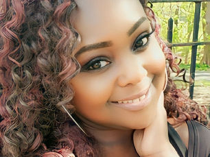 Affiliate Spotlight: D. Christine | @honeystylejoy