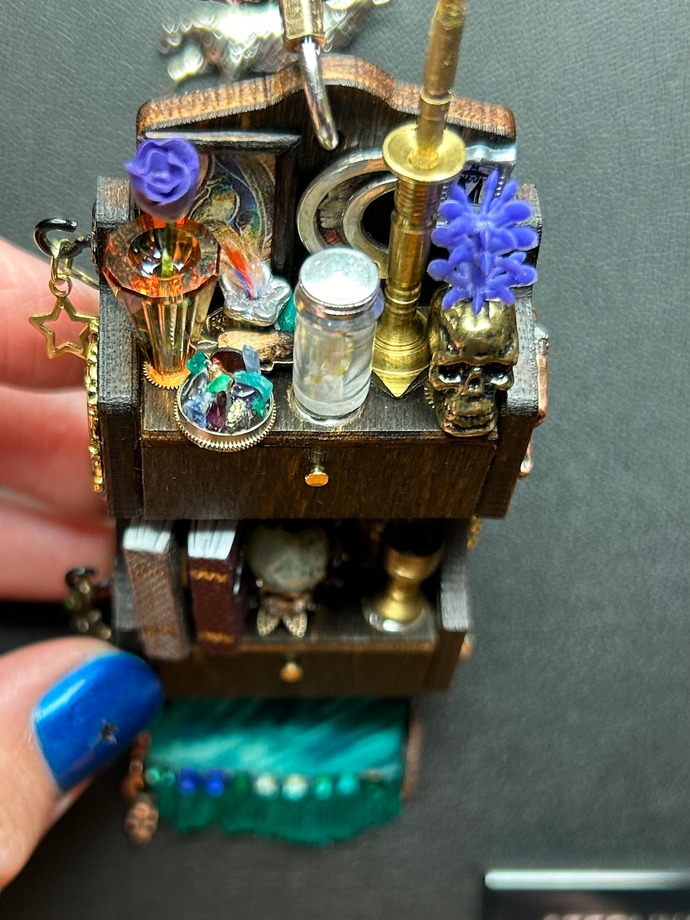 Thumbnail: Gothic Mini Shelf