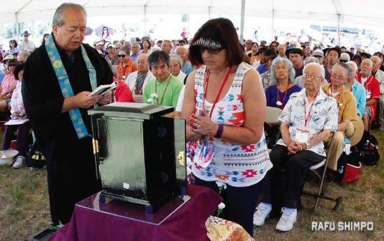Laurel Robinson is a member of the Modoc/Klamath tribe seen here making an incense offering during the memorial service at the Tule Lake Pilgrimage. (MARIO G. REYES/Rafu Shimpo)