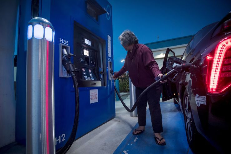 Photo of A customer fills a car with hydrogen at a TrueZero fueling station in Mill Valley, California. Samso Insights