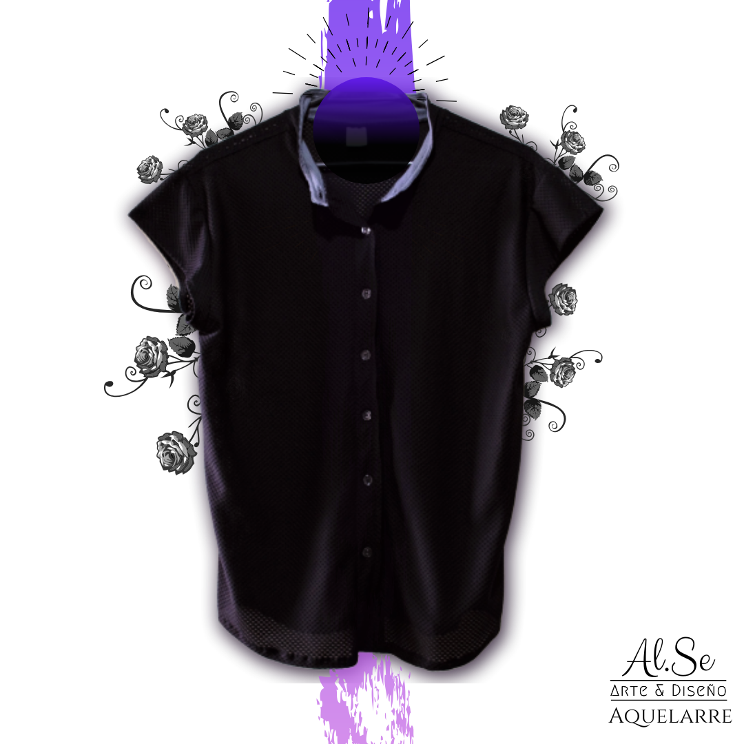 Camisa negra.