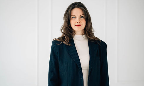 Selina Stracke frontal. 