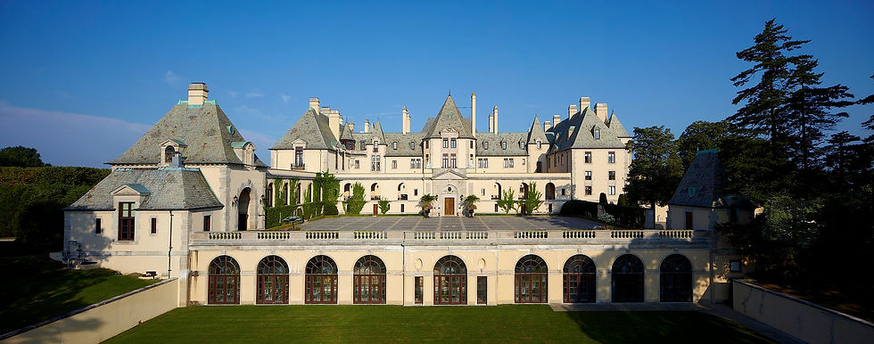 1920px-OHEKA_CASTLE_exterior_view_2.jpg